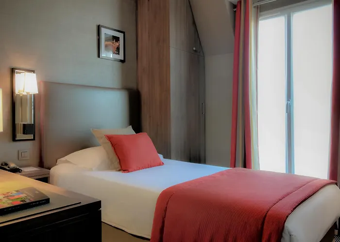 Отель Marais Bastille 3*