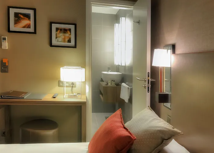 Отель Marais Bastille 3*