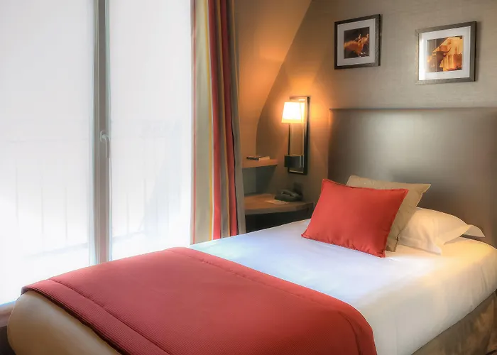 Отель Marais Bastille 3*