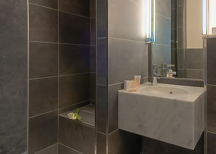 Marais Bastille Отель