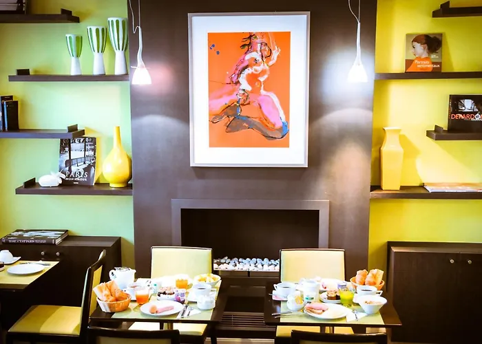 Отель Marais Bastille 3*