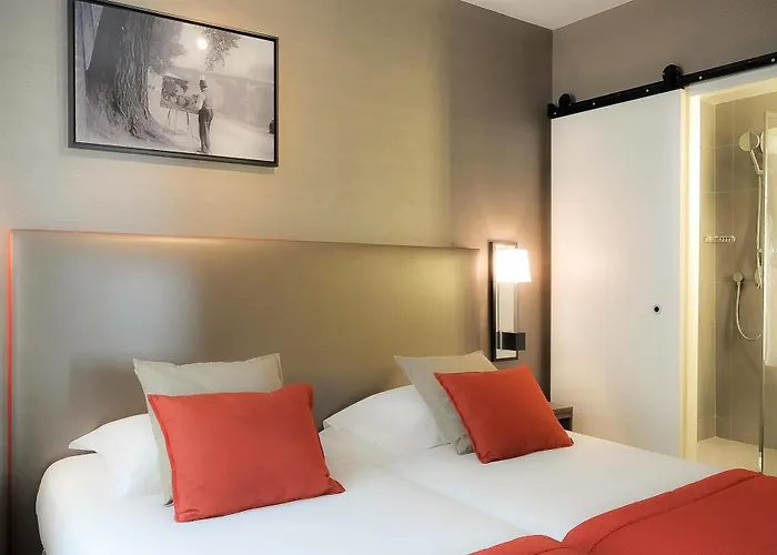 Отель Marais Bastille 3*