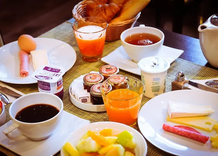 Отель Marais Bastille 3*